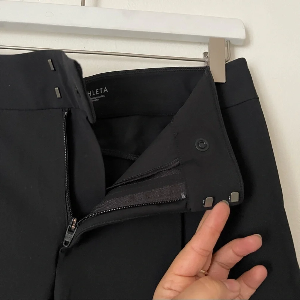 Athleta Black stretch ankle length active wear pants size 4 preowned
